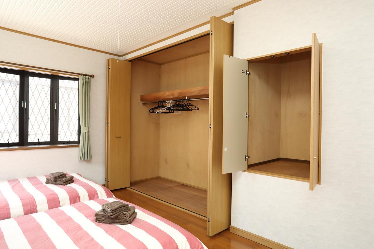 Yamanoyado Tsuru Pension Osaka Buitenkant foto